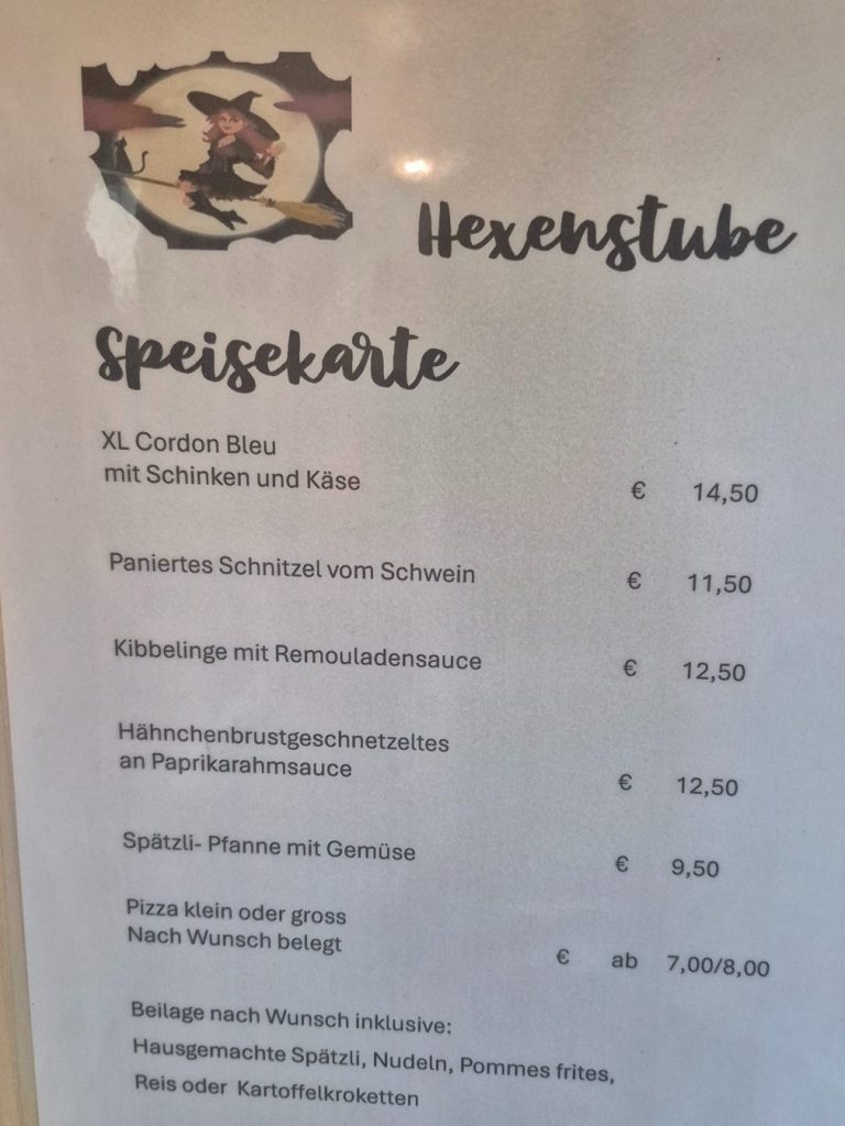 Speisekarte mit Gerichten und Preisen im Café Hexenstube 